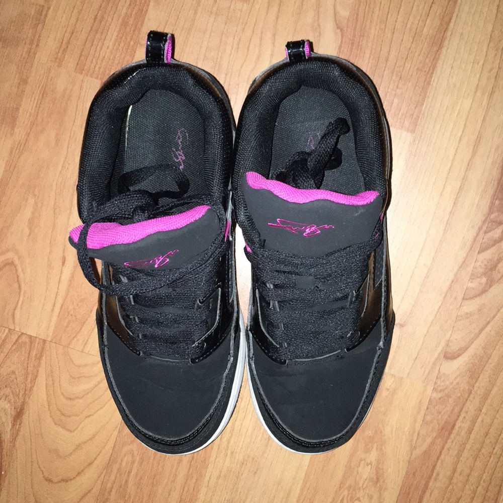 Sintetico Black High Tops: Girls Size 4